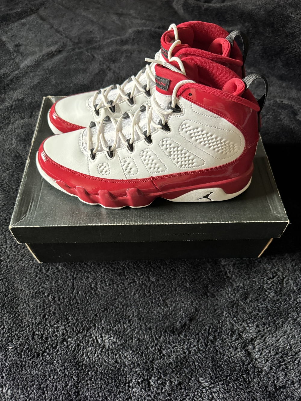 AIR JORDAN 9 RETRO. WHITE GYM RED. MEN'S SZ 11. NEW, NEVER WORN